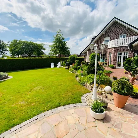 Ferienzimmer Claudia Surwold Exterior photo